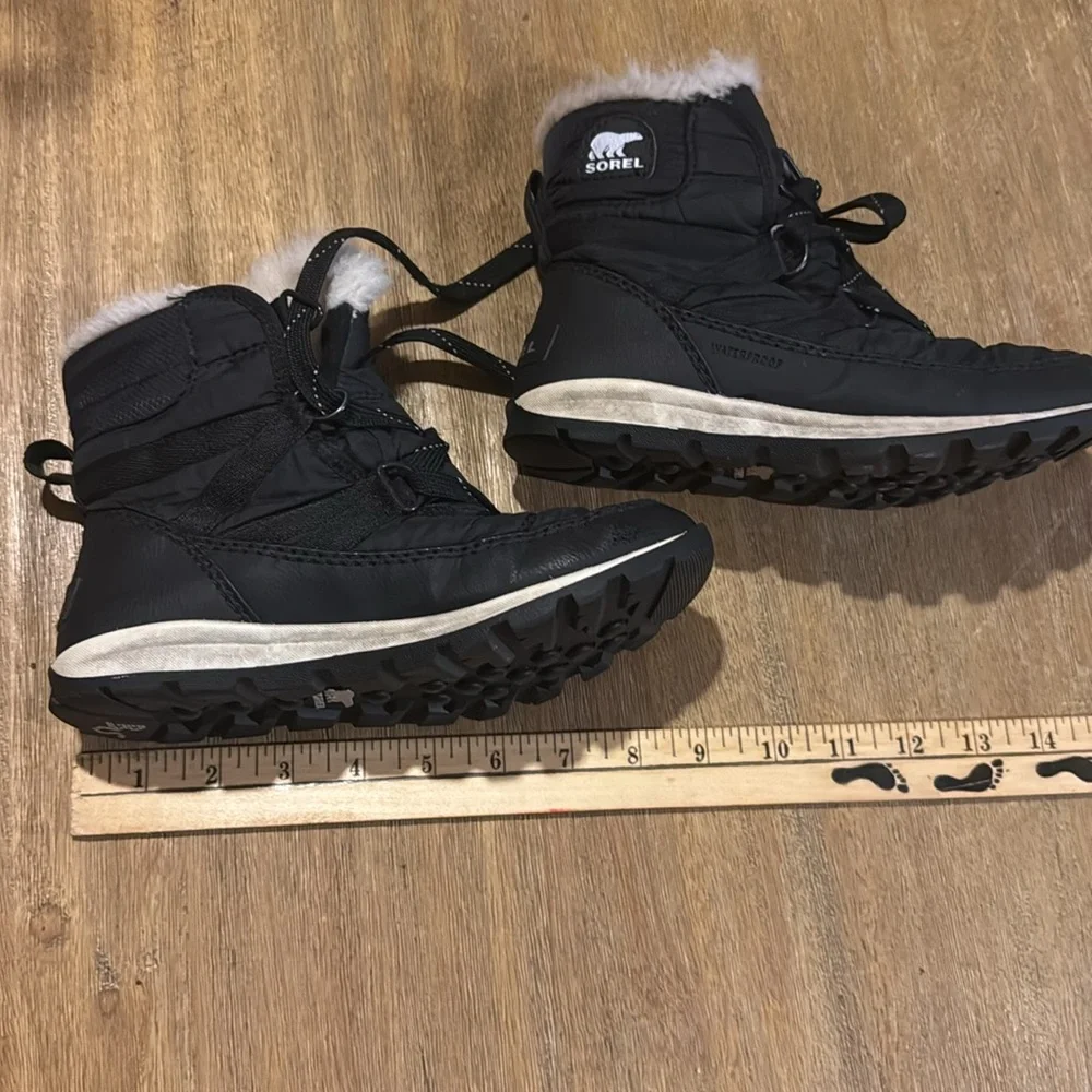 Sorel Kids' Whitney Black Waterproof Shearling Winter Booties Size 2